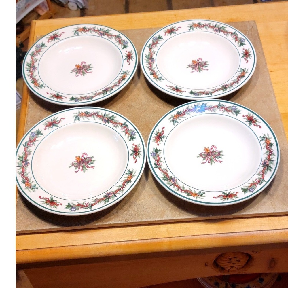 Set of 2 The Cellar O' Tannenbaum Christmas Soup Bowls Vintage 1992 Japan 9 inch